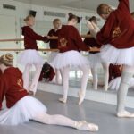 Balletkompagniet sælger basis-ballettøj til alle